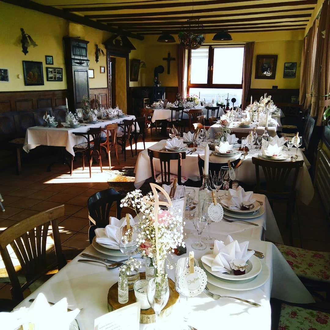 Gasthaus Zur Burgschaenke Aremberg ภายนอก รูปภาพ