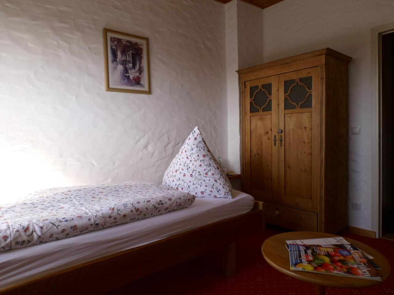 Gasthaus Zur Burgschaenke Aremberg ภายนอก รูปภาพ